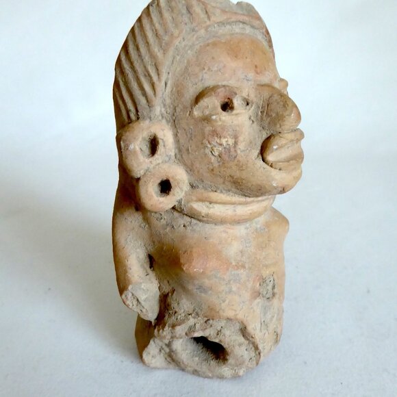 ANCIENT PRE-COLUMBIAN CLAY POTTERY EARTHENWARE SEATED FEMALE ARTIFACT (DAMAGED) - Picture 2 of 11